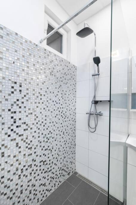 Swarz'S Downtown Apartment Budapest Luaran gambar